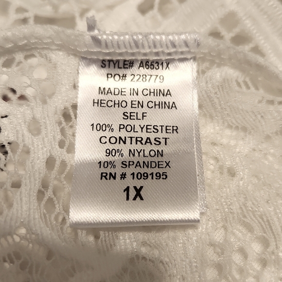 PRETTY ☆ WHITE ☆ BATTENBERG STYLE LACE ☆ BRALETTE TOP ☆ NWT - Picture 8 of 9